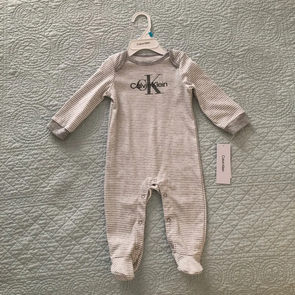 Baby clothes bundle. NWT.